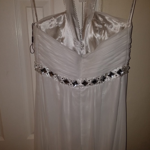 White dress in prefect condition - Picture 2 of 4